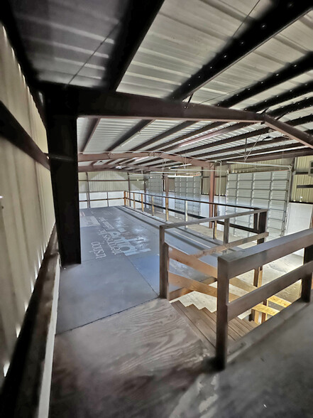 1731 S San Marcos, San Antonio, TX for lease - Interior Photo - Image 3 of 23