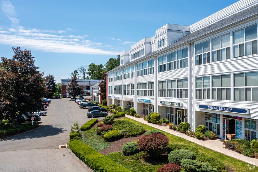 246 Federal Rd, Brookfield, CT for sale - Building Photo - Image 2 of 3