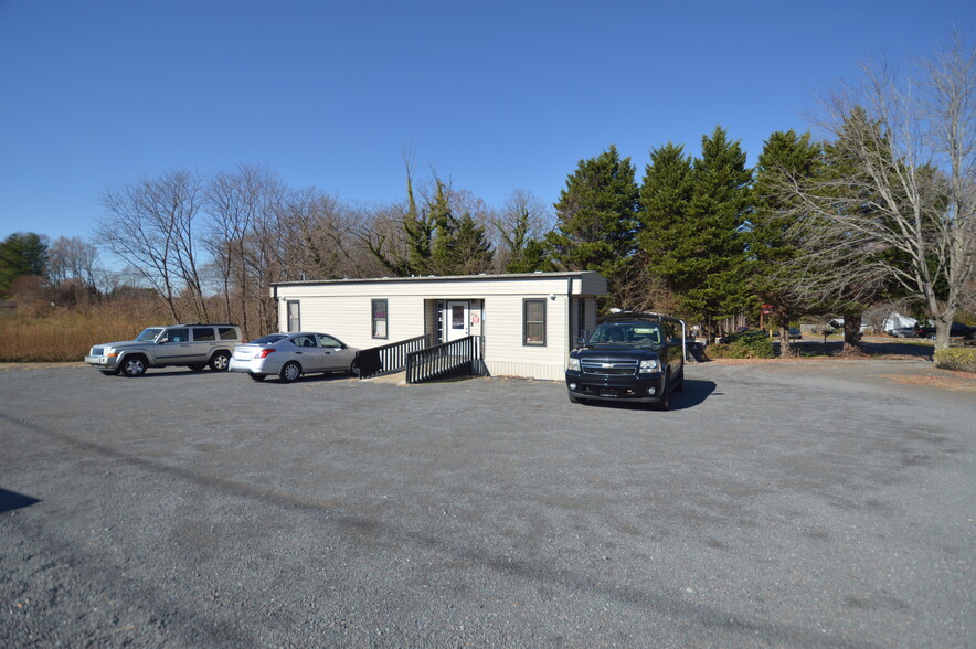 2400 S Stratford Rd, Winston-Salem, NC for sale - Building Photo - Image 1 of 1