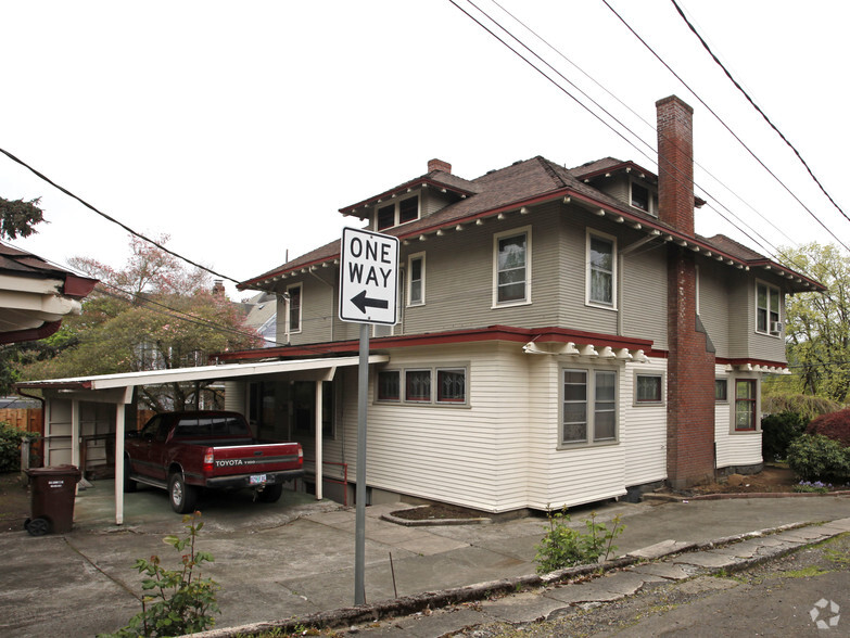 610 Jefferson St, Oregon City, OR for lease - Building Photo - Image 2 of 2