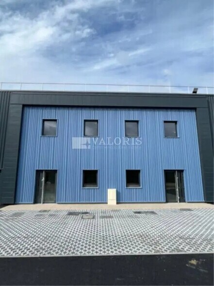 Flex in Saint-Rémy for sale - Building Photo - Image 2 of 11