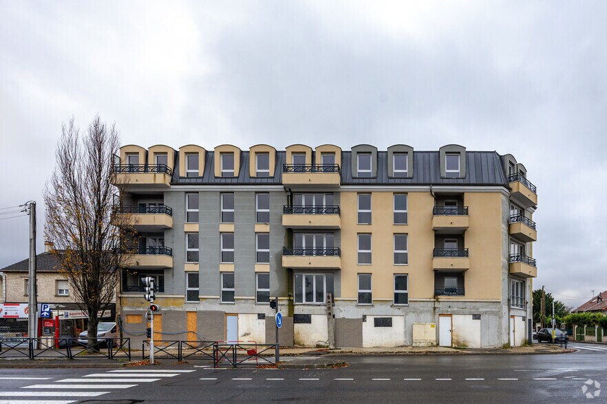 97 Rue Jacques Duclos, Aulnay-sous-Bois for lease - Building Photo - Image 2 of 2