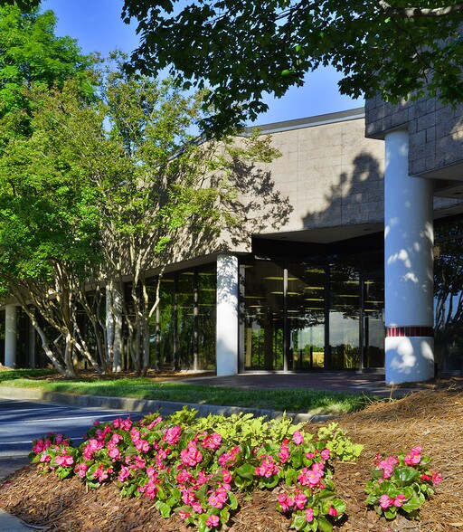 2250 New Market Pky SE, Marietta, GA for lease - Primary Photo - Image 1 of 6