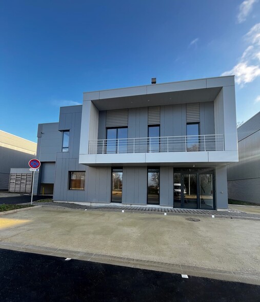 Rue Des Temps Modernes, Chanteloup-en-Brie for lease - Building Photo - Image 2 of 2