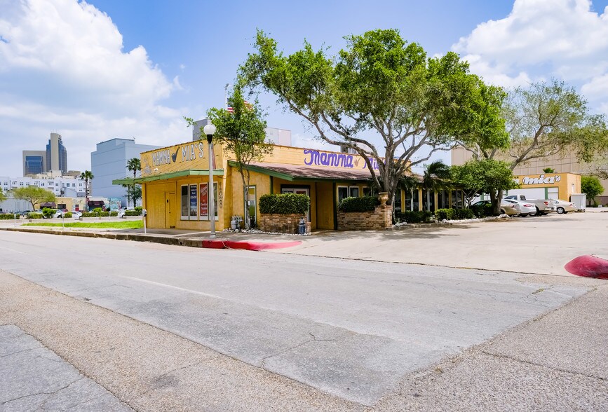 128 N Mesquite St, Corpus Christi, TX for sale - Building Photo - Image 1 of 1