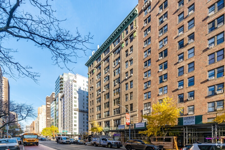 380 Second Ave, New York, NY for lease - Building Photo - Image 3 of 8