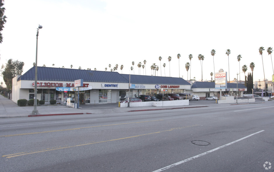 3940-3960 Beverly Blvd, Los Angeles, CA for lease - Building Photo - Image 3 of 5