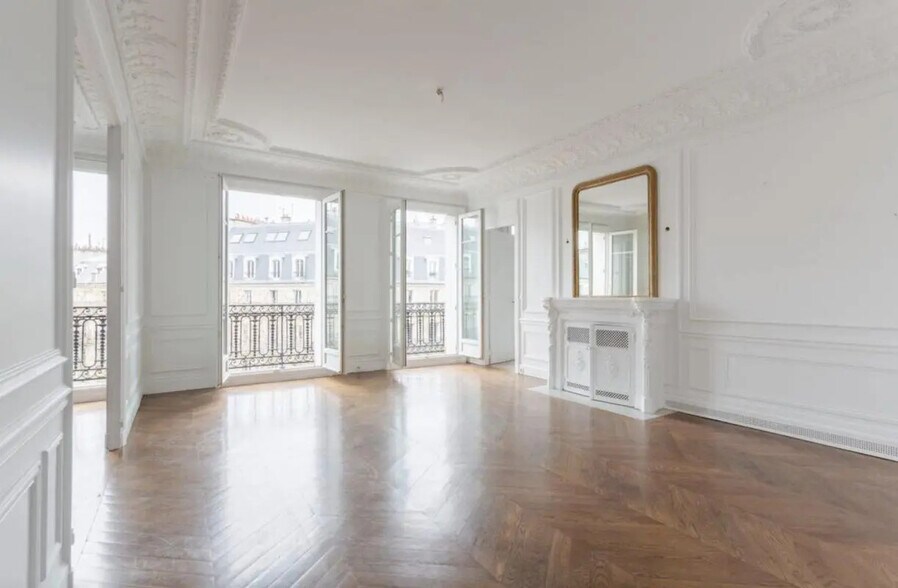 Office in Paris for lease - Interior Photo - Image 3 of 7