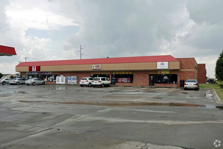 1100-1106 SW 19th St, Moore, OK for lease - Building Photo - Image 2 of 3
