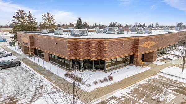7600-7682 Executive Dr, Eden Prairie, MN for lease - Building Photo - Image 2 of 9