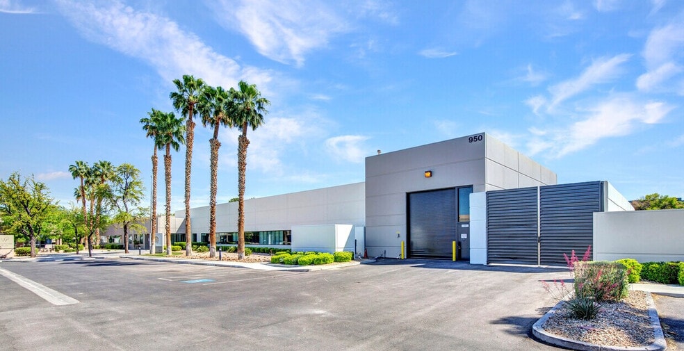950 Grier Dr, Las Vegas, NV for sale - Building Photo - Image 2 of 8
