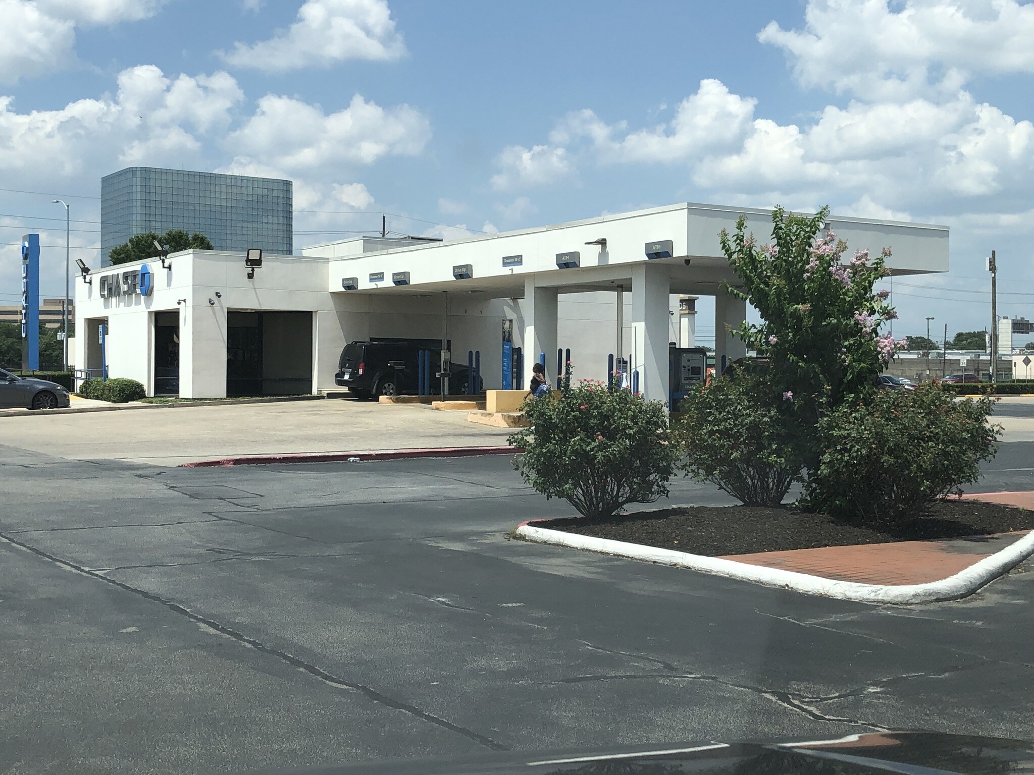 5200 West Greens Road - wyn81hb