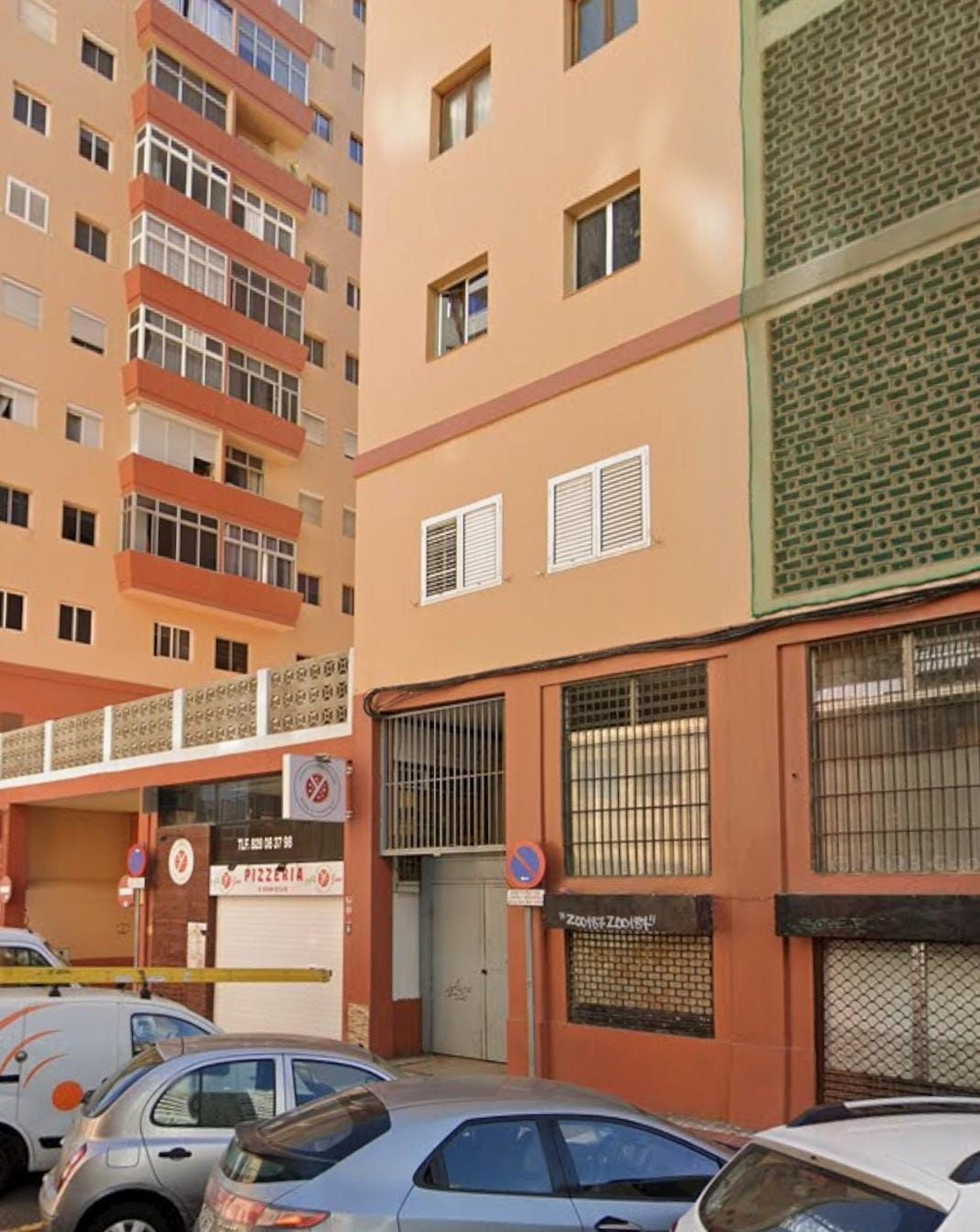 Retail in Las Palmas de Gran Canaria, Las Palmas for sale Building Photo- Image 1 of 4