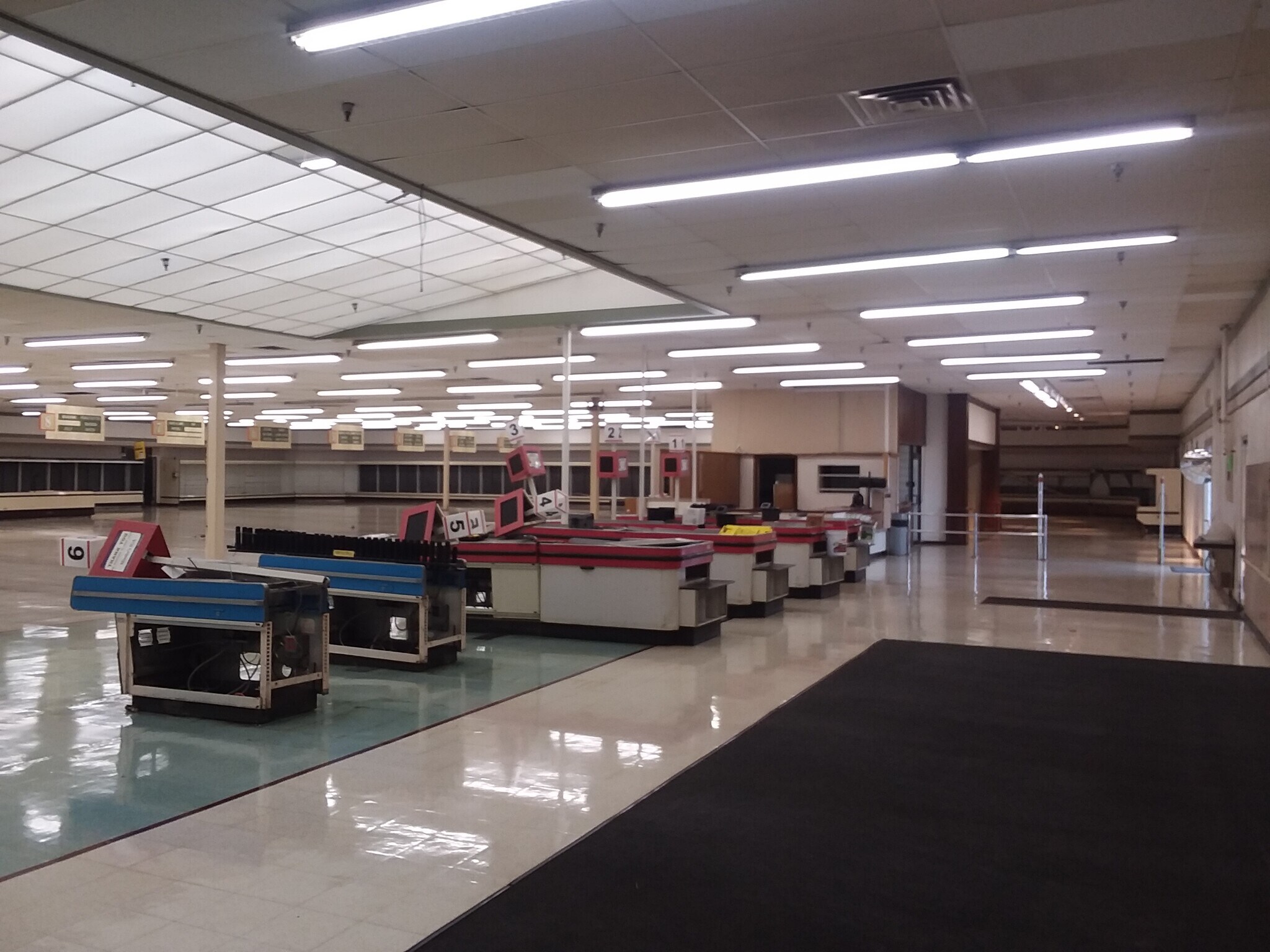 101123 Blossom Centre Blvd, Willard, OH 44890 Office/Retail for