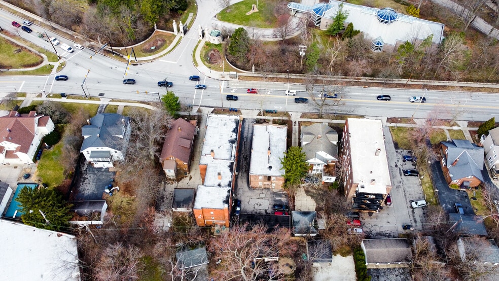 17 Units - The Wilroy and Elite Manor portfolio of 2 properties for sale on LoopNet.com - Building Photo - Image 3 of 10