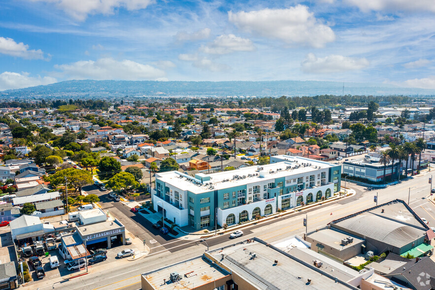 1978 W Carson St, Torrance, CA for lease - Building Photo - Image 3 of 32