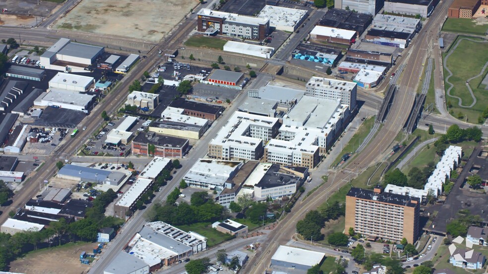 420 Monroe Ave, Memphis, TN for lease - Aerial Video - Image 2 of 31