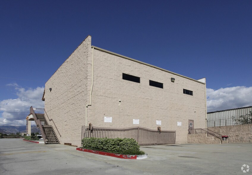 1710 W Foothill Blvd, Upland, CA for lease - Building Photo - Image 2 of 6