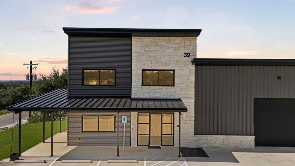 39 Truss Dr, Boerne, TX for lease - Building Photo - Image 3 of 105
