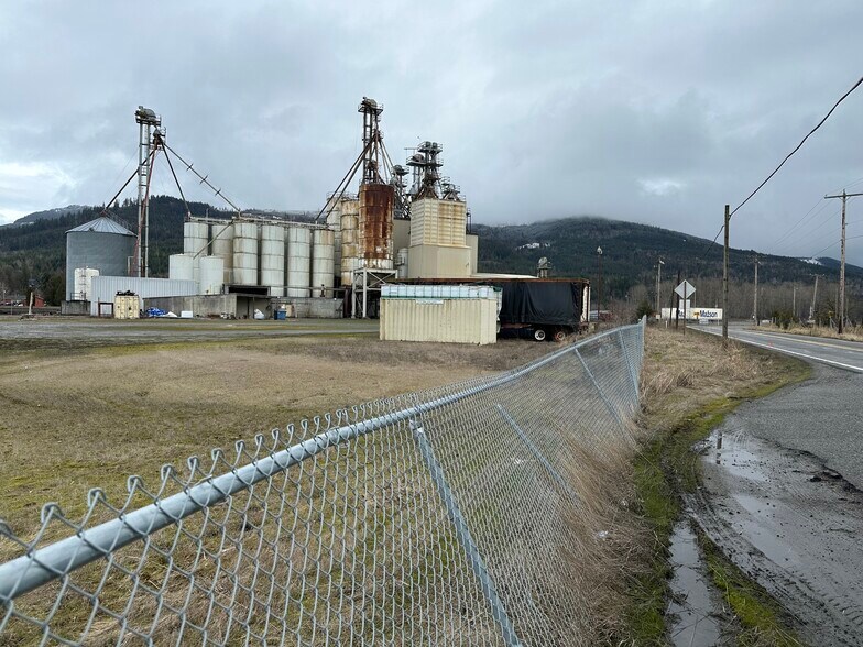 5996 Lawrence Rd, Everson, WA 98247