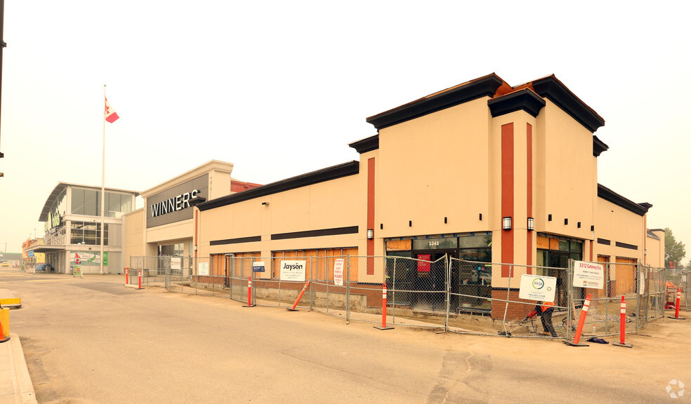 3354 Calgary Trl Nw, Edmonton, AB for lease - Building Photo - Image 3 of 9