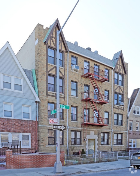 21-45 23rd St, Astoria, NY for sale - Primary Photo - Image 1 of 1