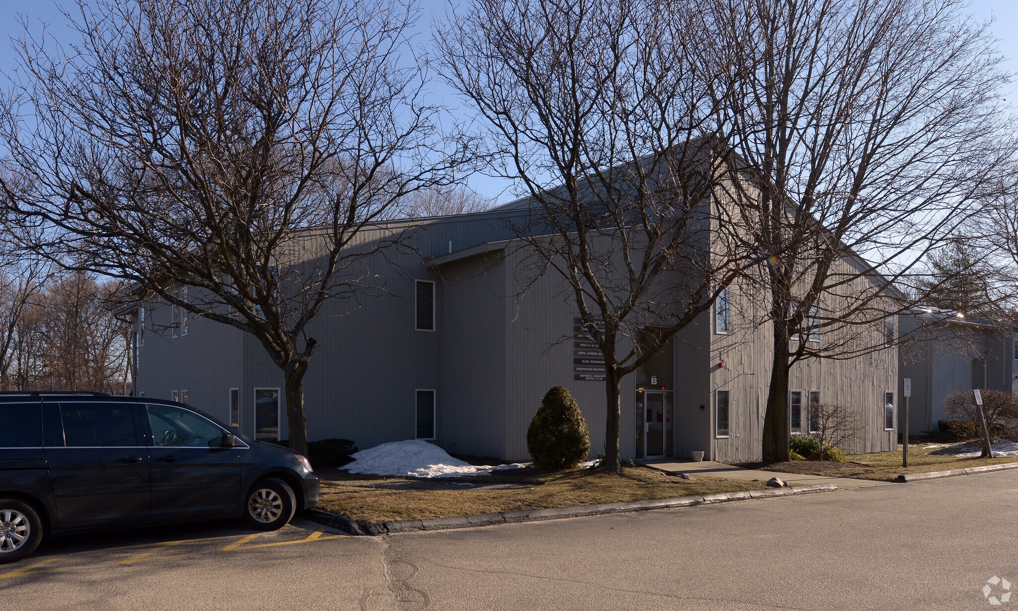 615 Jefferson Blvd, Warwick, RI for sale Primary Photo- Image 1 of 1