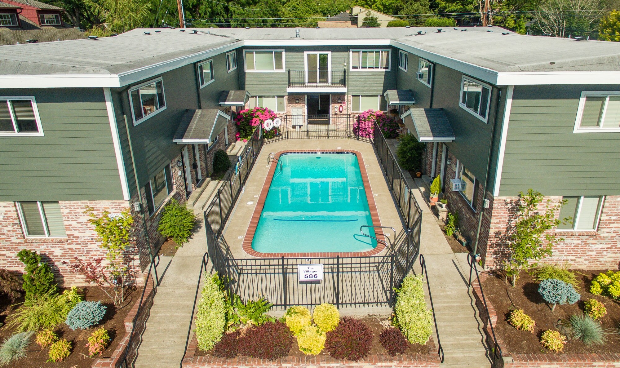 586 2nd St, Lake Oswego, OR for sale Primary Photo- Image 1 of 1