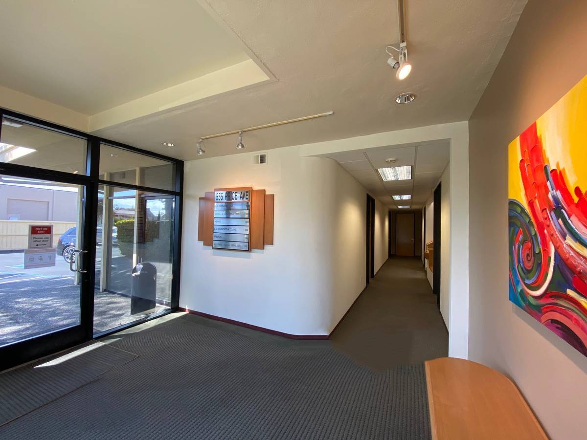 555 Price Ave, Redwood City, CA for lease Lobby- Image 1 of 3