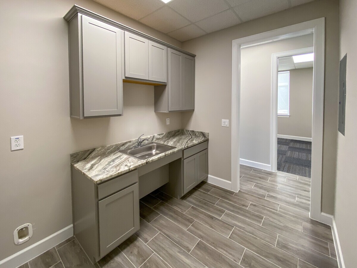 633 E Fernhurst Dr, Katy, TX 77450