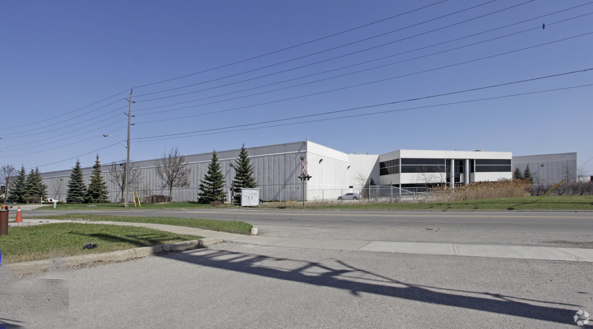 89 Walker Dr, Brampton, ON for lease Primary Photo- Image 1 of 3