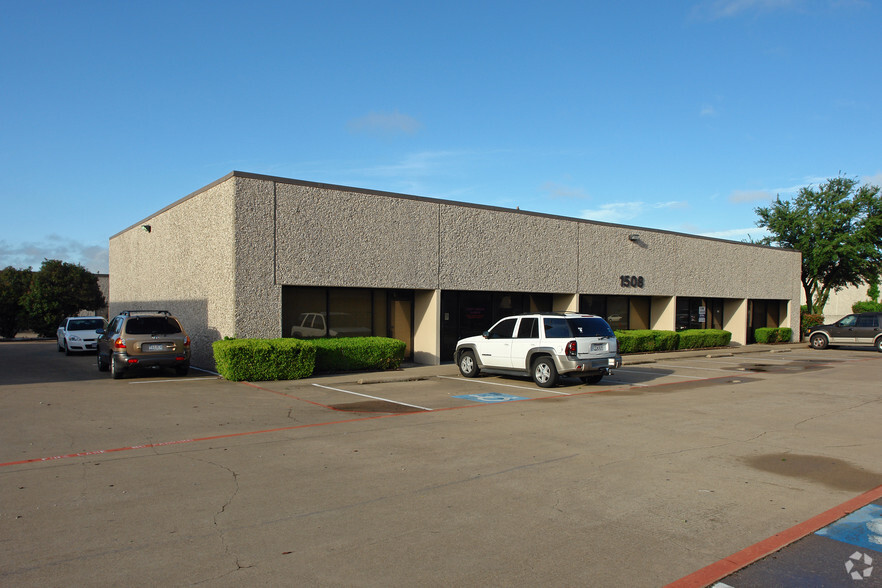 1508 Osprey Dr, DeSoto, TX for lease - Primary Photo - Image 1 of 2