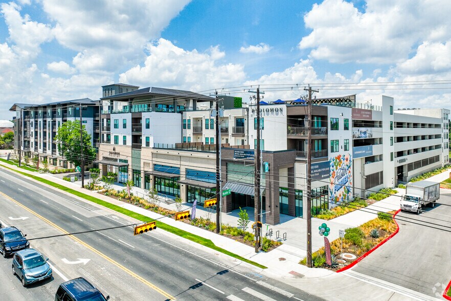 1414 E 51st St, Austin, TX for lease - Building Photo - Image 2 of 20