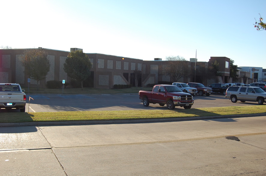 3105 Executive Blvd, Beaumont, TX for lease - Building Photo - Image 2 of 4