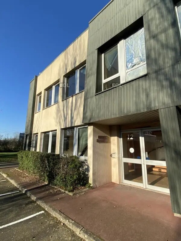 Flex in Coignières for lease Building Photo- Image 1 of 6