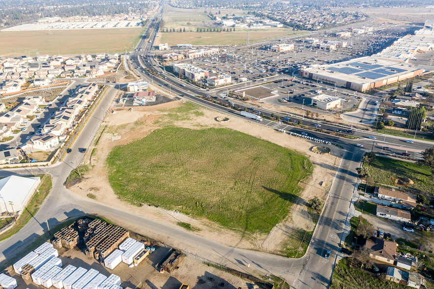 Herndon Ave, Fresno, CA for sale - Building Photo - Image 1 of 1