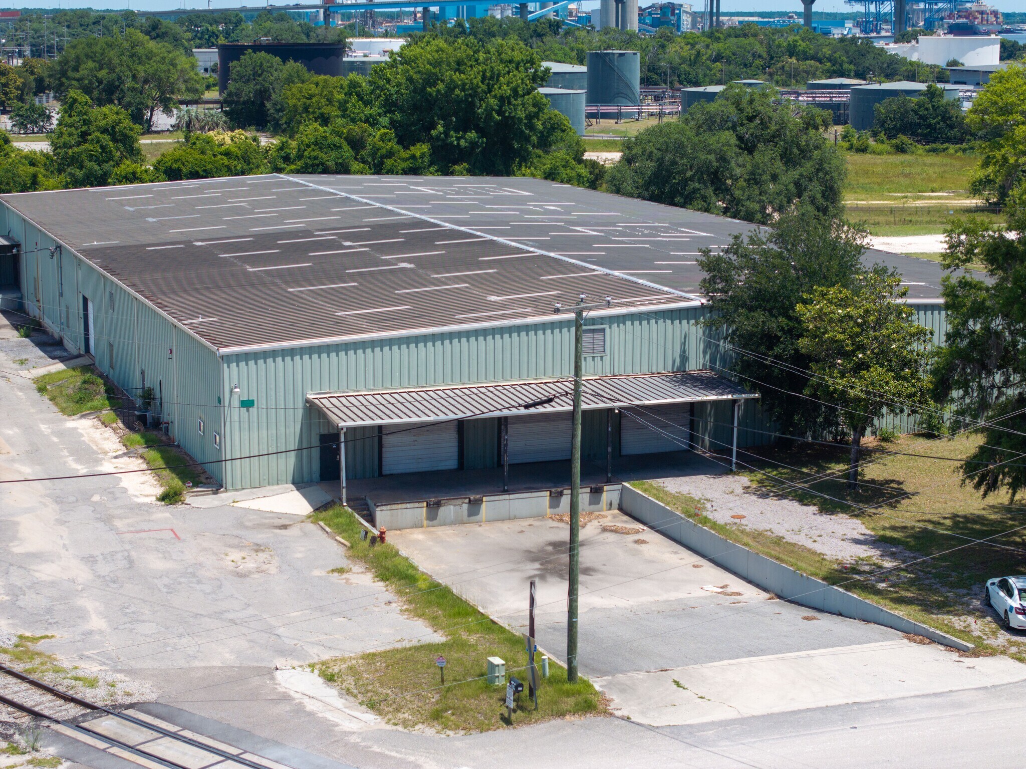 1002 E Montague Ave, North Charleston, SC for lease Building Photo- Image 1 of 8