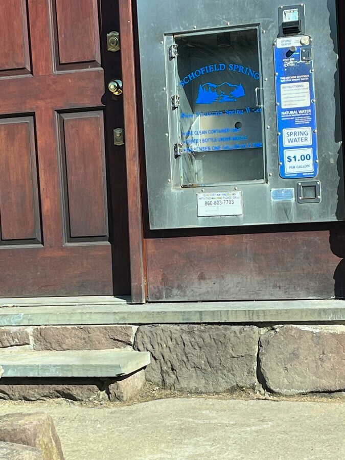 666 River Rd, Willington, CT 06279