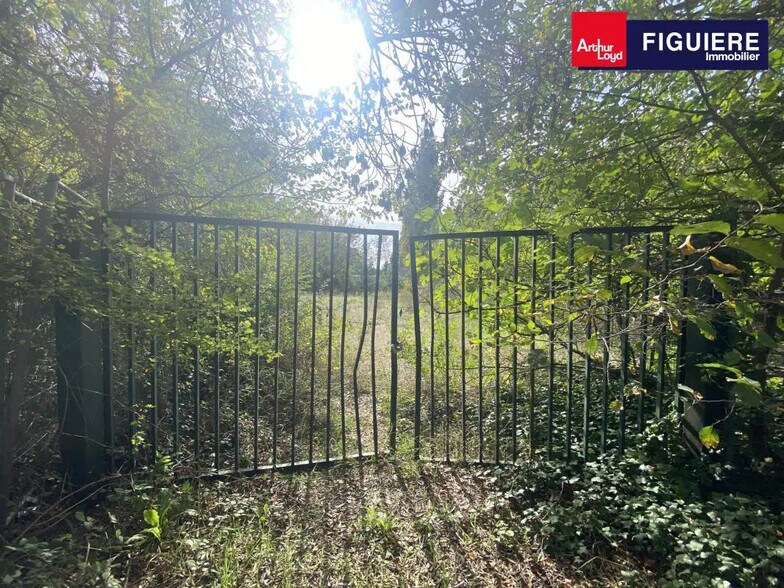 Chemin De Saint-Hilaire, Bouc-Bel-Air for lease - Building Photo - Image 3 of 5