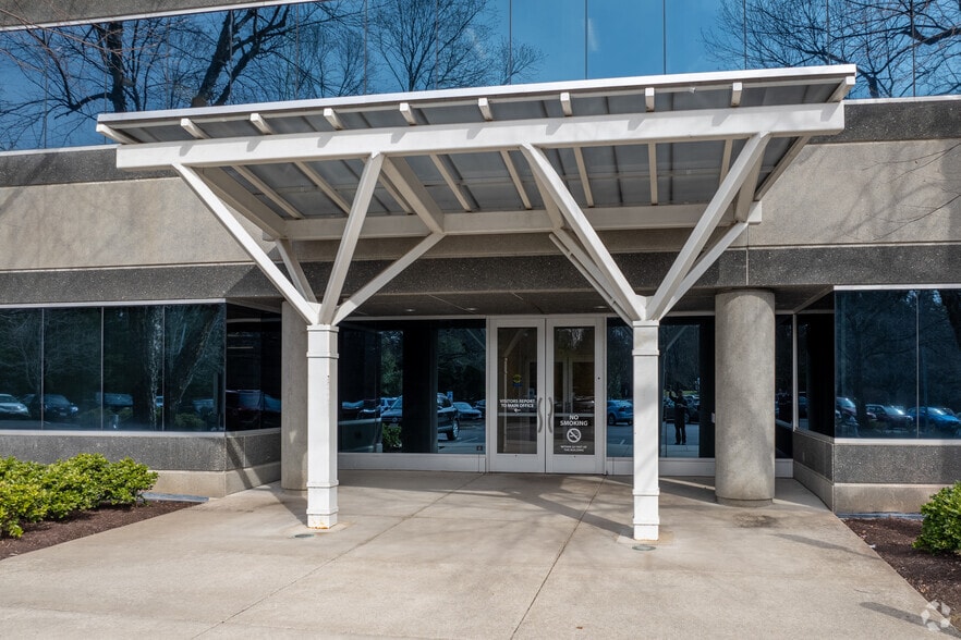 9954 Mayland Dr, Richmond, VA for lease - Building Photo - Image 2 of 4