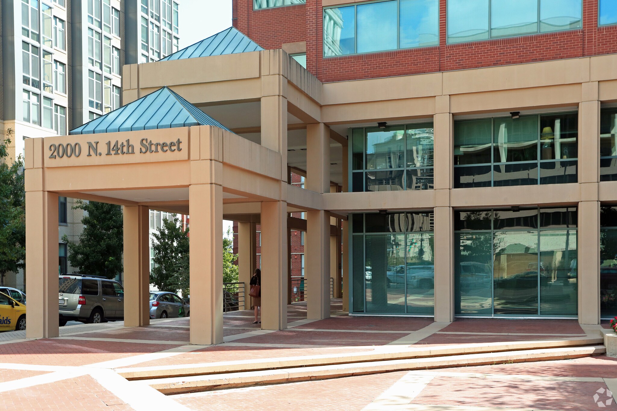 2000 14th St N, Arlington, VA 22201 Courthouse Place