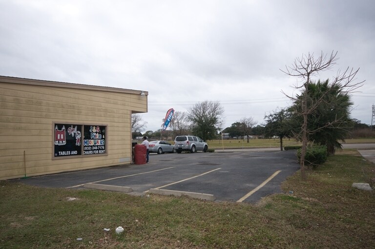 2555 Allen Genoa Rd, Pasadena, TX for sale - Building Photo - Image 2 of 43