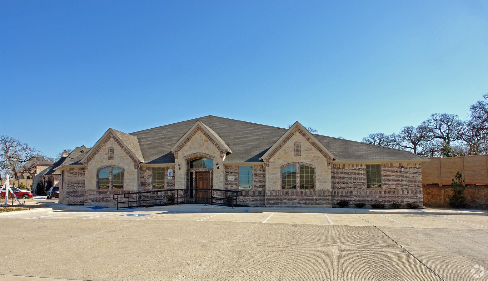 959 W Glade Rd, Hurst, TX 76054