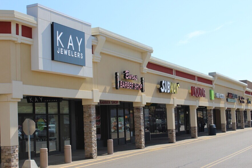 912-1110 Union Rd, West Seneca, NY for lease - Building Photo - Image 2 of 7