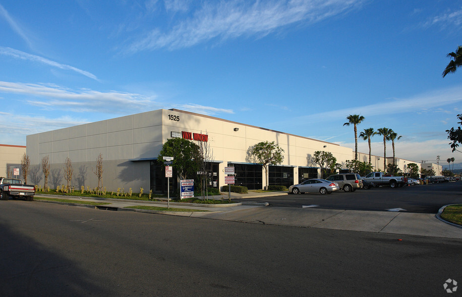 1525 N Endeavor Pl, Anaheim, CA for lease - Building Photo - Image 2 of 9