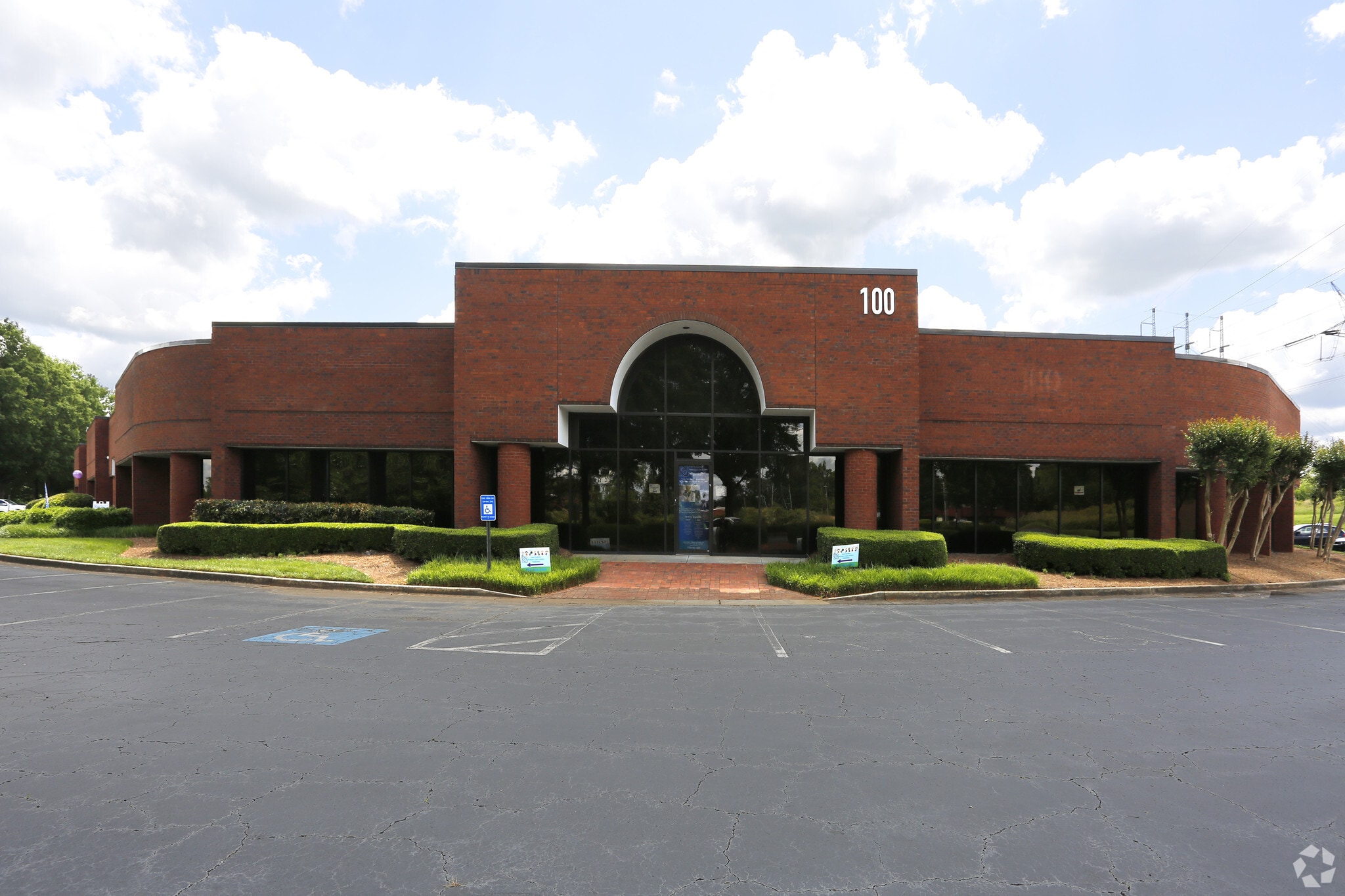 5300 Oakbrook Pky, Norcross, GA for lease Primary Photo- Image 1 of 43