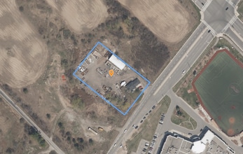 501 Burnhamthorpe Rd W, Oakville, ON - AERIAL  map view