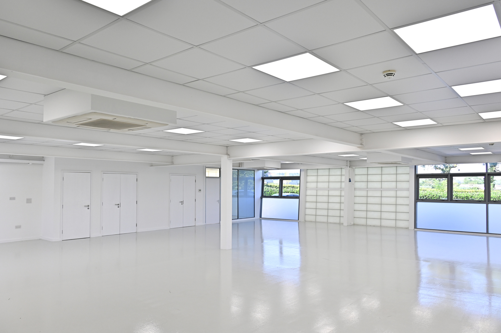 1-3 Silverstone Circuit, Silverstone for lease Interior Photo- Image 1 of 3