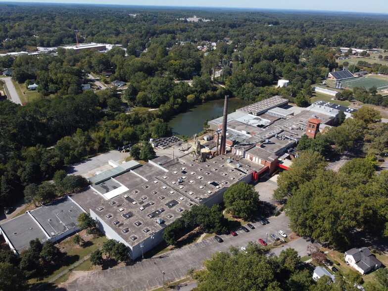 1000 Elm St, Lagrange, GA for lease - Building Photo - Image 1 of 43