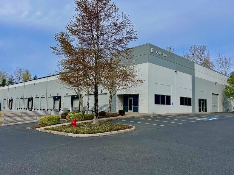 8548-8560 NE Alderwood Rd, Portland, OR for sale - Building Photo - Image 1 of 1